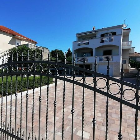 Apartments Petin Zadar Exterior photo